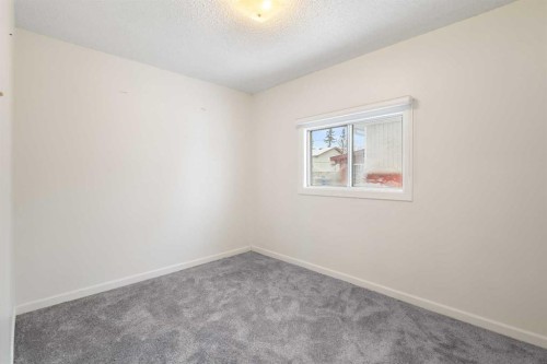 2810 9 Avenue Se, Calgary, AB - Indoor Photo Showing Other Room