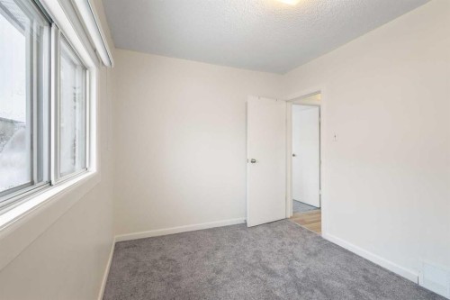 2810 9 Avenue Se, Calgary, AB - Indoor Photo Showing Other Room
