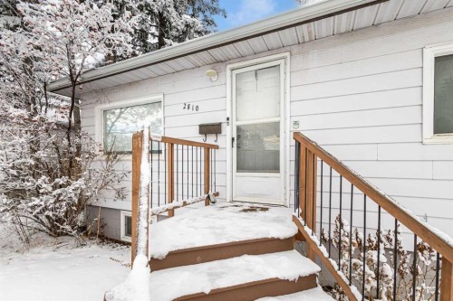 2810 9 Avenue Se, Calgary, AB - Outdoor With Exterior