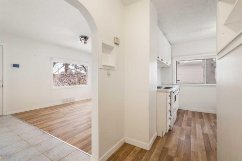 2810 9 Avenue Se, Calgary, AB - Indoor