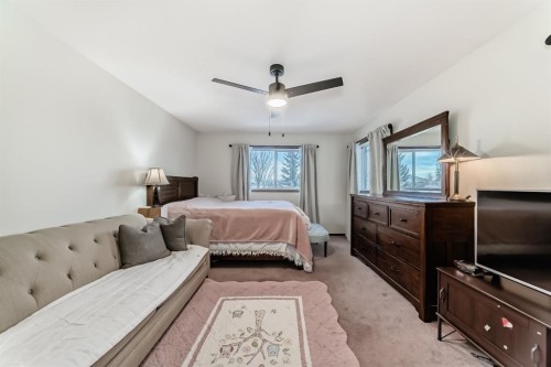 3708 Douglas Ridge Way Se, Calgary, AB - Indoor Photo Showing Bedroom