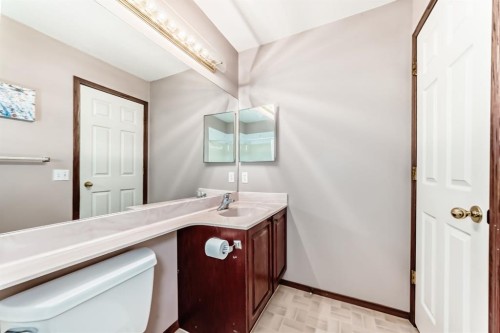 3708 Douglas Ridge Way Se, Calgary, AB - Indoor Photo Showing Bathroom