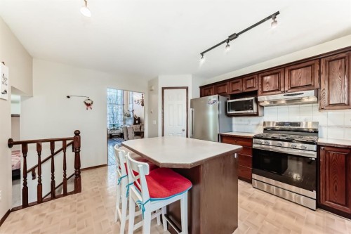 3708 Douglas Ridge Way Se, Calgary, AB - Indoor Photo Showing Kitchen