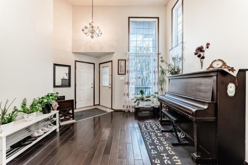 3708 Douglas Ridge Way Se, Calgary, AB - Indoor Photo Showing Other Room