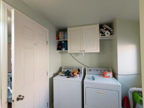 119 47 Avenue West, Claresholm, AB - Indoor Photo Showing Laundry Room