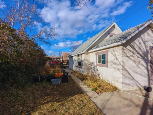 119 47 Avenue West, Claresholm, AB - Outdoor