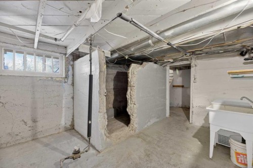 2158 22 Avenue, Didsbury, AB - Indoor Photo Showing Basement