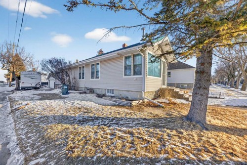 2158 22 Avenue, Didsbury, AB - Outdoor