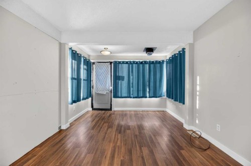 2158 22 Avenue, Didsbury, AB - Indoor Photo Showing Other Room