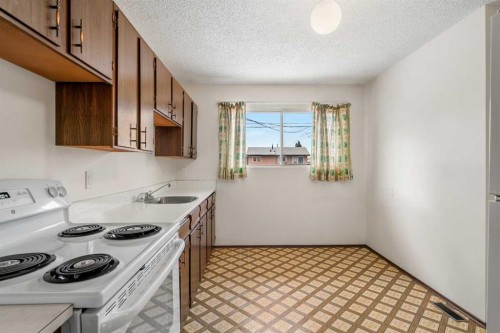 1151 Marcombe Crescent Ne, Calgary, AB - Indoor Photo Showing Kitchen