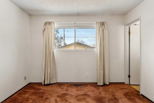 1151 Marcombe Crescent Ne, Calgary, AB - Indoor Photo Showing Other Room