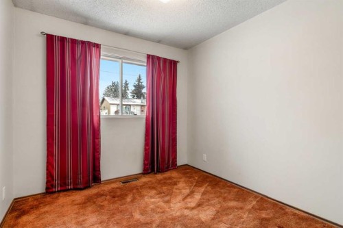 1151 Marcombe Crescent Ne, Calgary, AB - Indoor Photo Showing Other Room