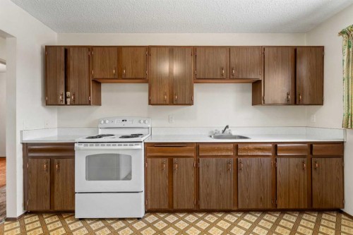 1151 Marcombe Crescent Ne, Calgary, AB - Indoor Photo Showing Kitchen