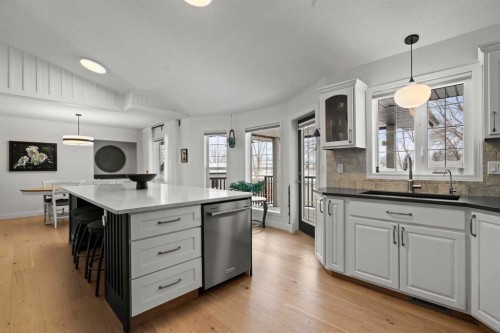 140 Allen Crescent, Vulcan, AB - Indoor Photo Showing Kitchen With Upgraded Kitchen