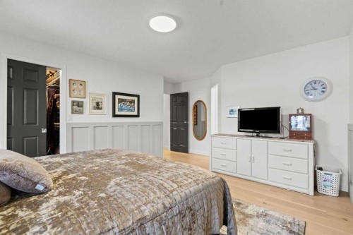 140 Allen Crescent, Vulcan, AB - Indoor Photo Showing Bedroom