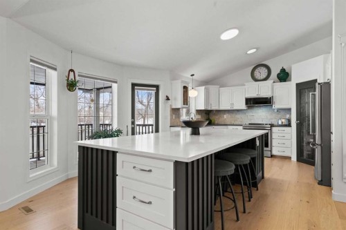 140 Allen Crescent, Vulcan, AB - Indoor Photo Showing Kitchen With Upgraded Kitchen