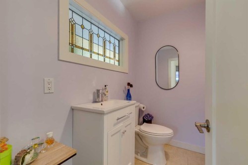 4736 Worcester Drive Sw, Calgary, AB - Indoor Photo Showing Bathroom