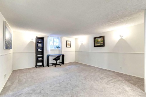 4736 Worcester Drive Sw, Calgary, AB - Indoor