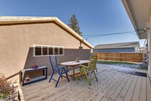 4736 Worcester Drive Sw, Calgary, AB - Outdoor With Deck Patio Veranda With Exterior