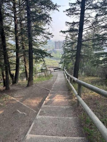 4736 Worcester Drive Sw, Calgary, AB - Outdoor With View