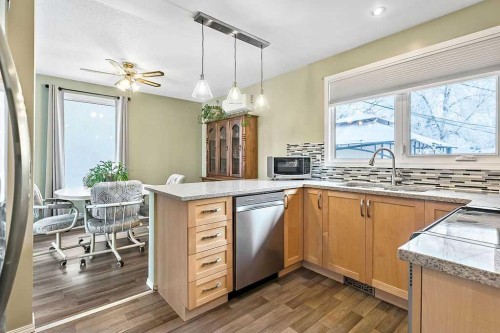 312 Foritana Road Se, Calgary, AB - Indoor Photo Showing Kitchen