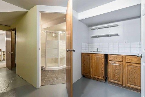 312 Foritana Road Se, Calgary, AB - Indoor Photo Showing Bathroom