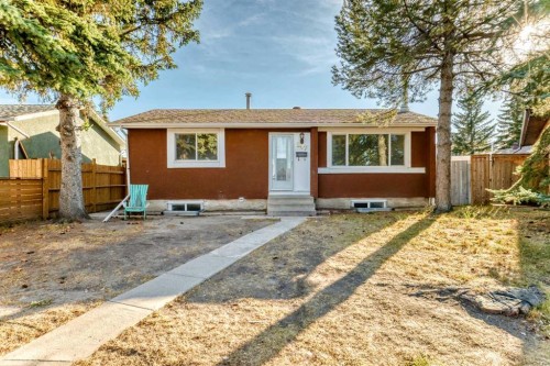207 Pinecliff Way Ne, Calgary, AB - Outdoor