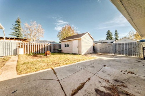 207 Pinecliff Way Ne, Calgary, AB - Outdoor With Exterior