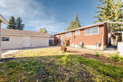 207 Pinecliff Way Ne, Calgary, AB - Outdoor With Exterior