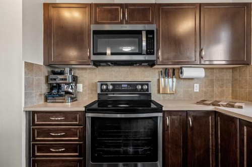 32 Auburn Bay Boulevard Se, Calgary, AB - Indoor Photo Showing Kitchen