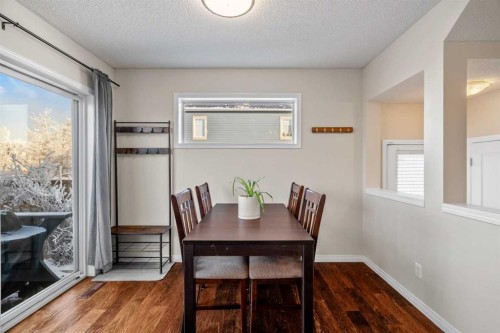32 Auburn Bay Boulevard Se, Calgary, AB - Indoor Photo Showing Dining Room