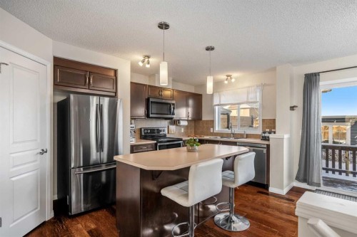 32 Auburn Bay Boulevard Se, Calgary, AB - Indoor Photo Showing Kitchen With Upgraded Kitchen