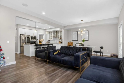 66 Belmont Manor Sw, Calgary, AB - Indoor Photo Showing Living Room