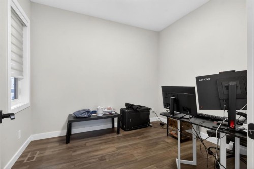 66 Belmont Manor Sw, Calgary, AB - Indoor Photo Showing Other Room