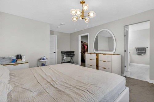 66 Belmont Manor Sw, Calgary, AB - Indoor Photo Showing Bedroom