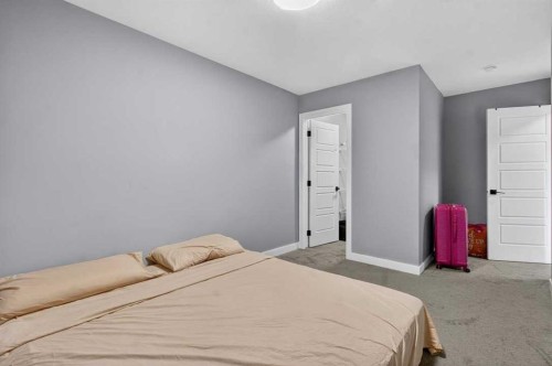 66 Belmont Manor Sw, Calgary, AB - Indoor Photo Showing Bedroom
