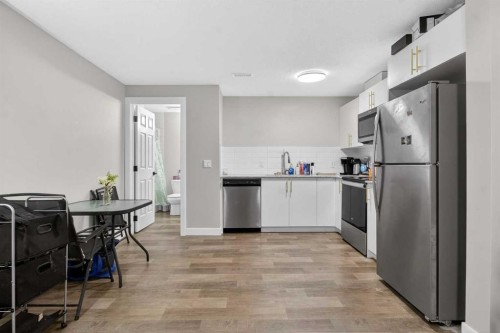 66 Belmont Manor Sw, Calgary, AB - Indoor Photo Showing Kitchen With Stainless Steel Kitchen With Upgraded Kitchen