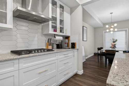 66 Belmont Manor Sw, Calgary, AB - Indoor Photo Showing Kitchen With Upgraded Kitchen