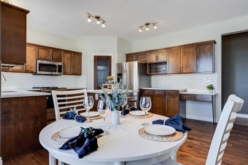 521 Westmount Close, Okotoks, AB - Indoor