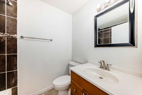 203 Falwood Way Ne, Calgary, AB - Indoor Photo Showing Bathroom