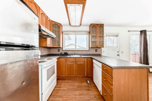 203 Falwood Way Ne, Calgary, AB - Indoor Photo Showing Kitchen
