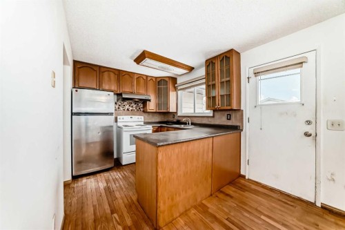 203 Falwood Way Ne, Calgary, AB - Indoor Photo Showing Kitchen