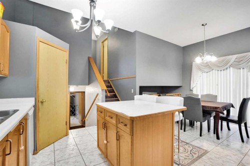 6934 Laguna Way Ne, Calgary, AB - Indoor