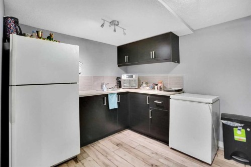 6934 Laguna Way Ne, Calgary, AB - Indoor Photo Showing Kitchen