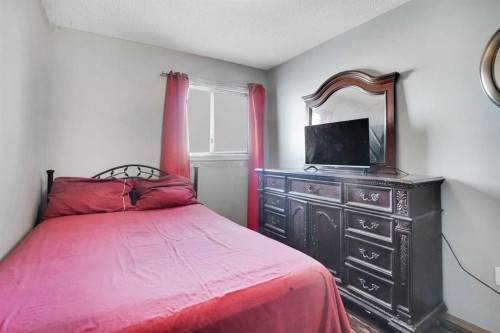 6934 Laguna Way Ne, Calgary, AB - Indoor Photo Showing Bedroom