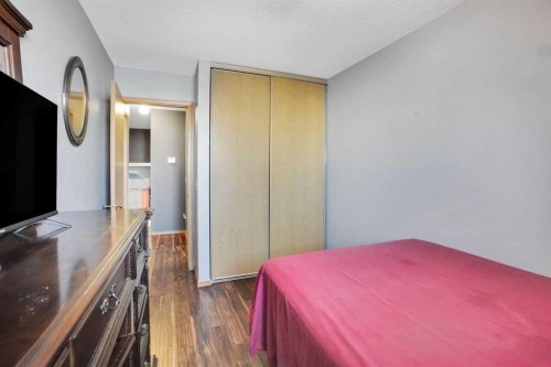 6934 Laguna Way Ne, Calgary, AB - Indoor Photo Showing Bedroom