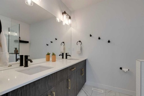 14965 1 Street Nw, Calgary, AB - Indoor Photo Showing Bathroom