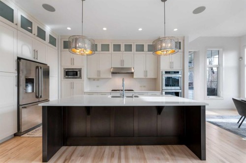 226 Mahogany Bay Se, Calgary, AB - Indoor Photo Showing Kitchen With Upgraded Kitchen