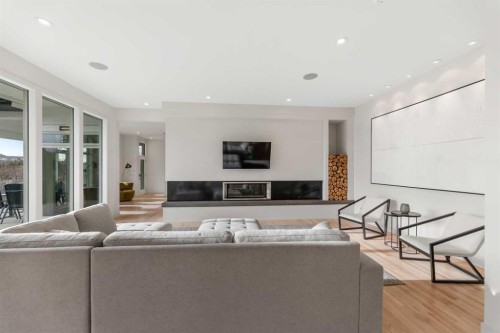 226 Mahogany Bay Se, Calgary, AB - Indoor Photo Showing Living Room