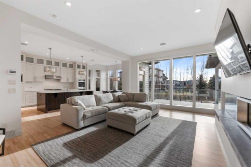 226 Mahogany Bay Se, Calgary, AB - Indoor Photo Showing Living Room